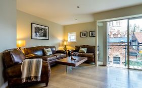 10 Stonegate Court